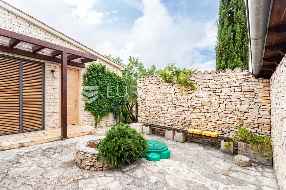 House For sale -  Vis