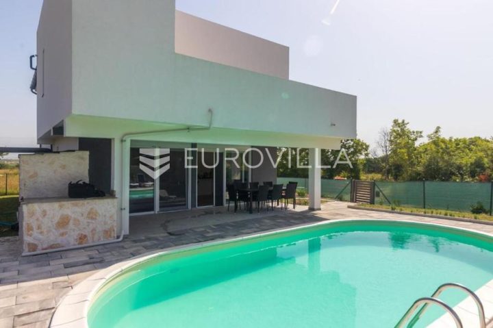 Dom na sprzedaż 134 m² – Suhovare