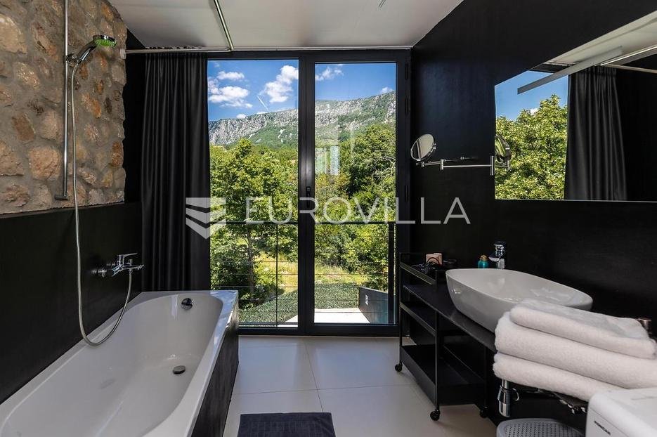 House For sale - Primorsko-goranska Vinodolska Općina