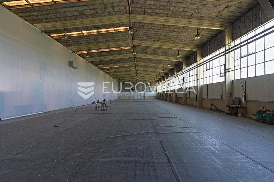 Commerciale In vendita - Osječko-baranjska Beli Manastir - foto 1/1