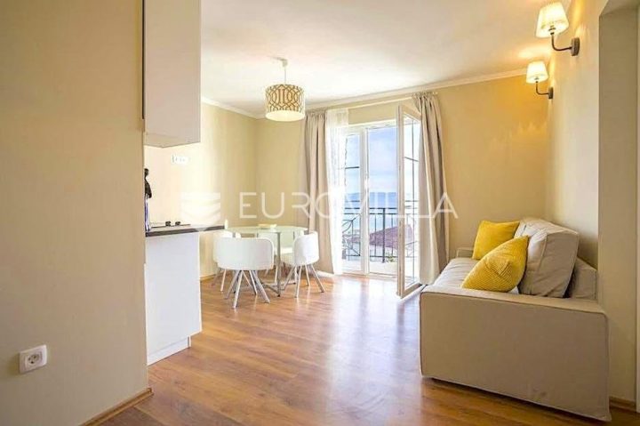Flat for rent 40 m² – Strožanac