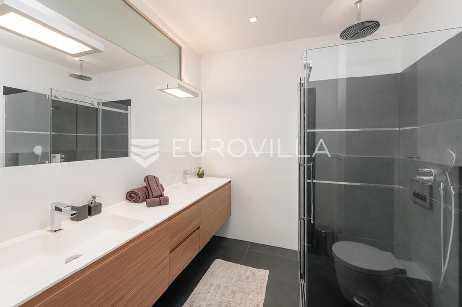 Flat For sale - Splitsko-dalmatinska Podstrana