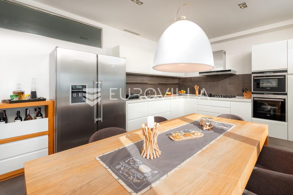 Flat For sale - Splitsko-dalmatinska Podstrana