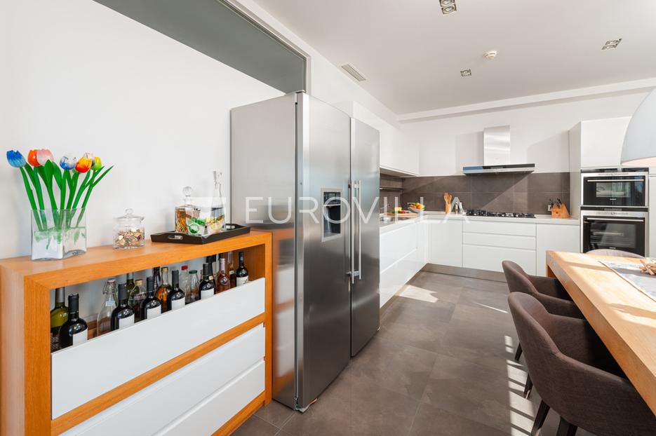 Flat For sale - Splitsko-dalmatinska Podstrana