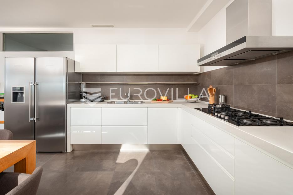 Flat For sale - Splitsko-dalmatinska Podstrana