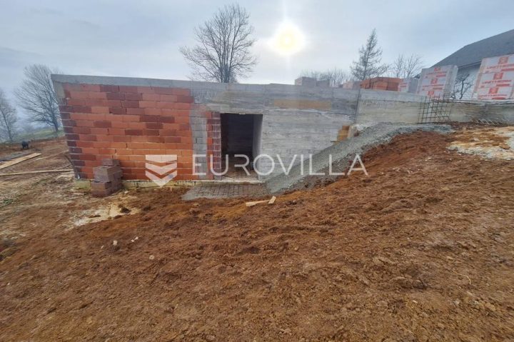Haus Zu verkaufen - Karlovačka Duga Resa - foto 3/4