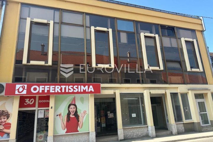 Poslovni prostori na predaj 270 m² – Centar