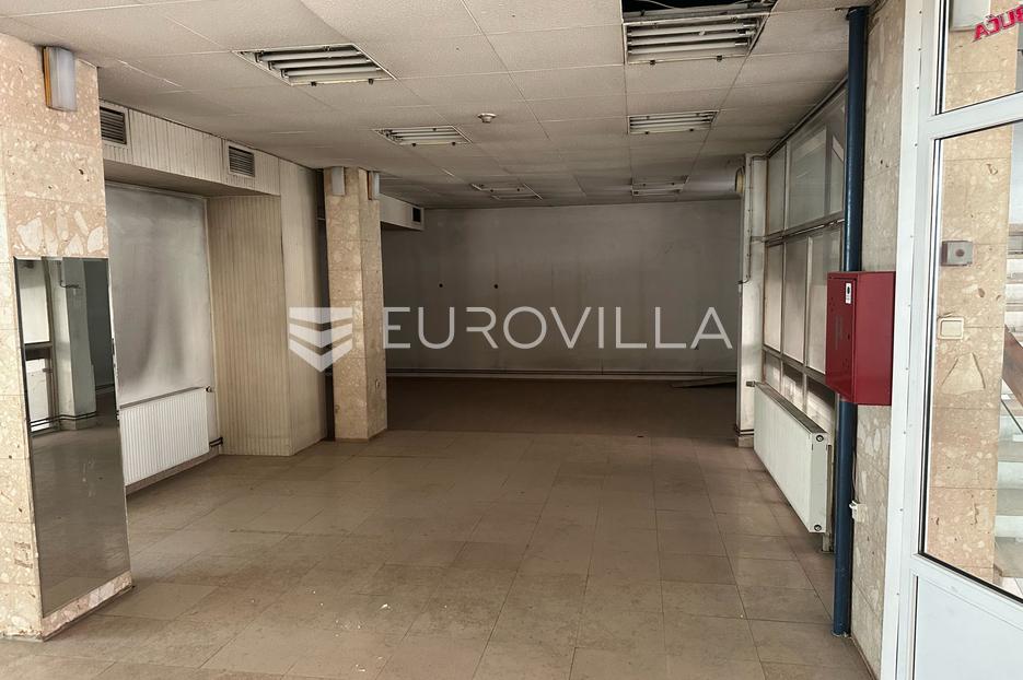 Lokal użytkowy Na sprzedaż -  Požega