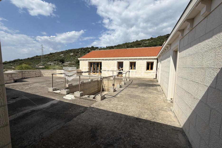 Kuća Na prodaju -  Nerežišća