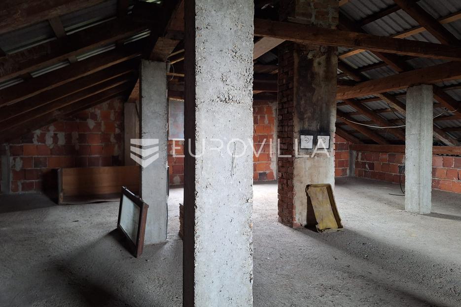 Maison À vendre - Karlovačka Karlovac - Okolica