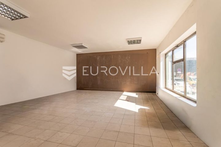Komerční k pronájmu 240 m² – Centar