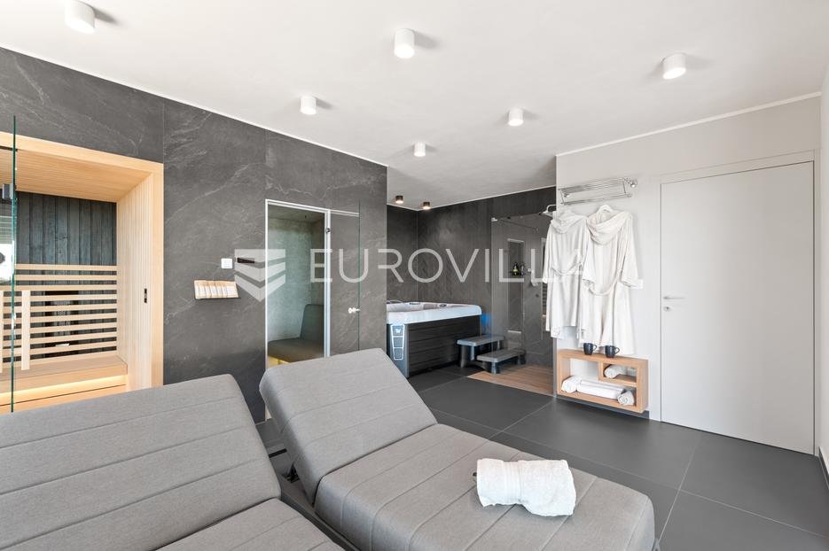 Casa In vendita - Istarska Karojba