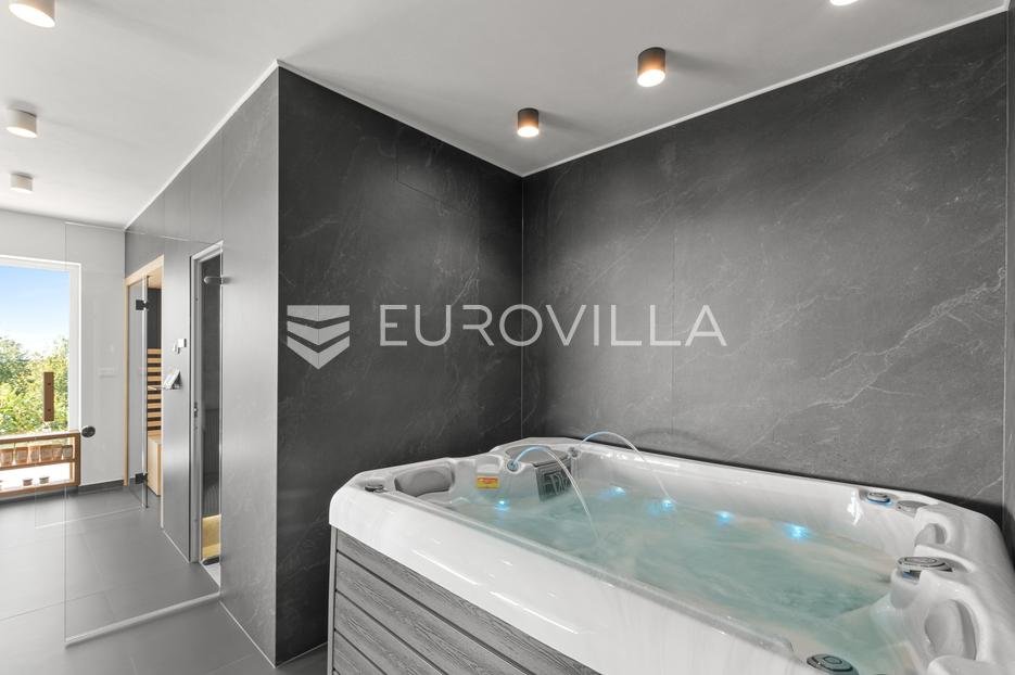 Casa In vendita - Istarska Karojba