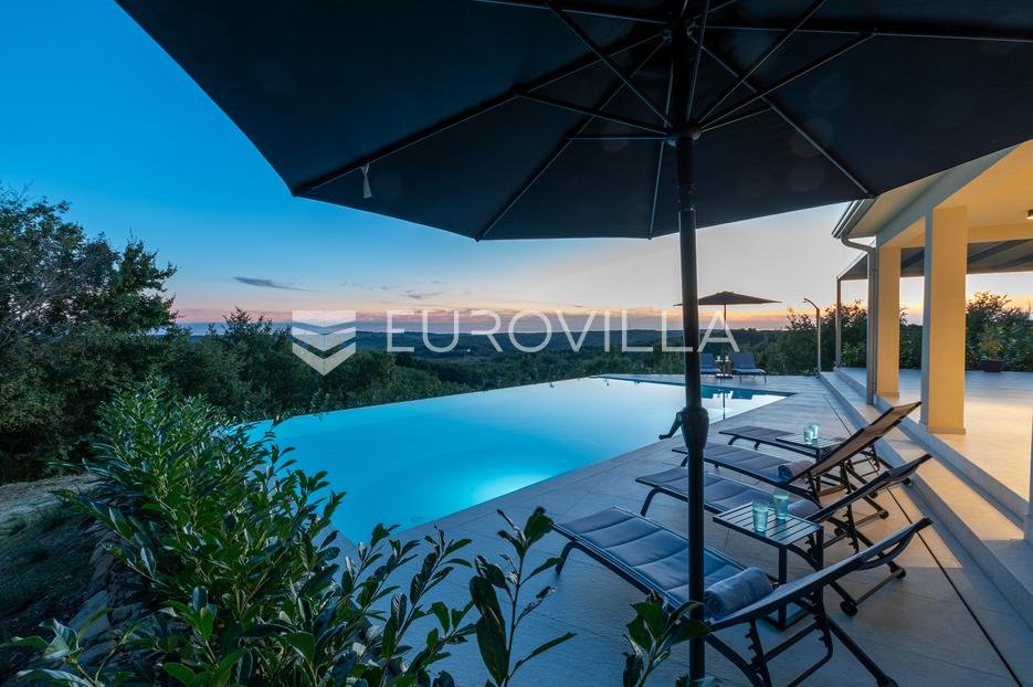 Casa In vendita - Istarska Karojba