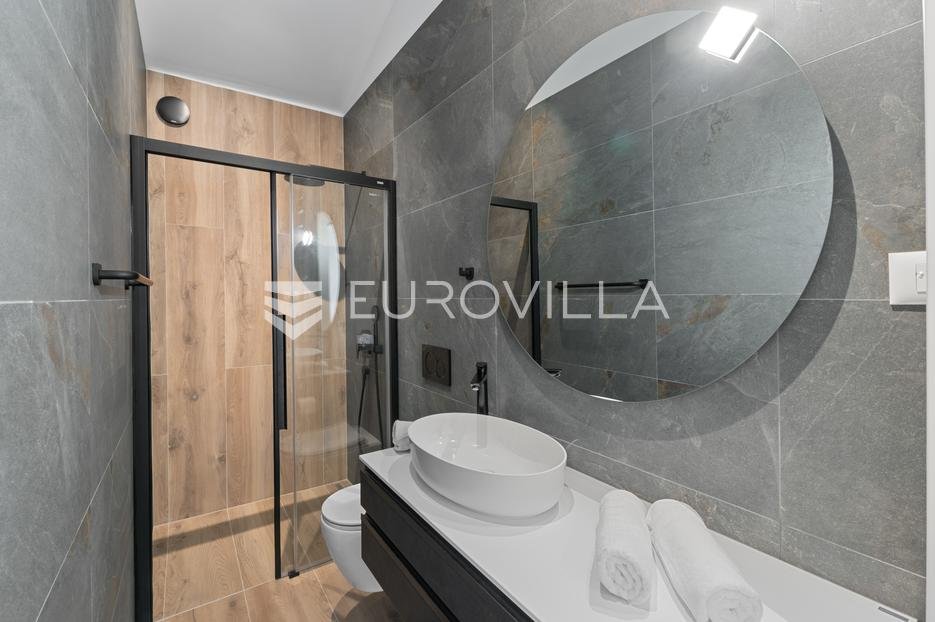 Casa In vendita - Istarska Karojba