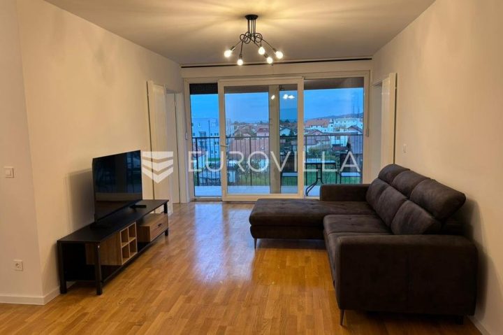 Apartmán na prenájom 85 m² – Centar
