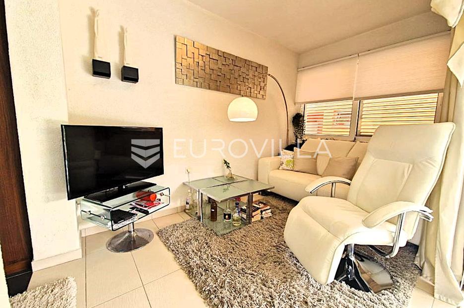 House For sale -  Vir