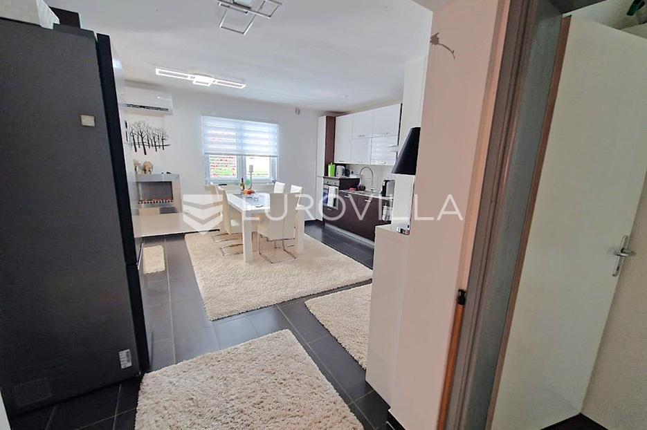 House For sale -  Vir