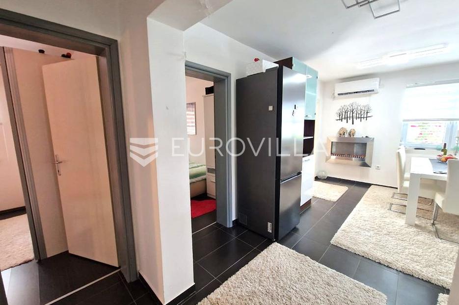 House For sale -  Vir