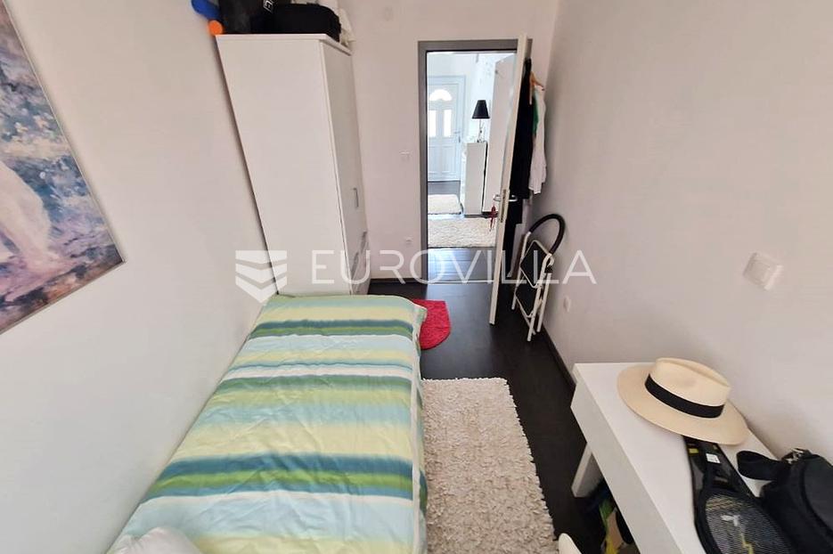 House For sale -  Vir