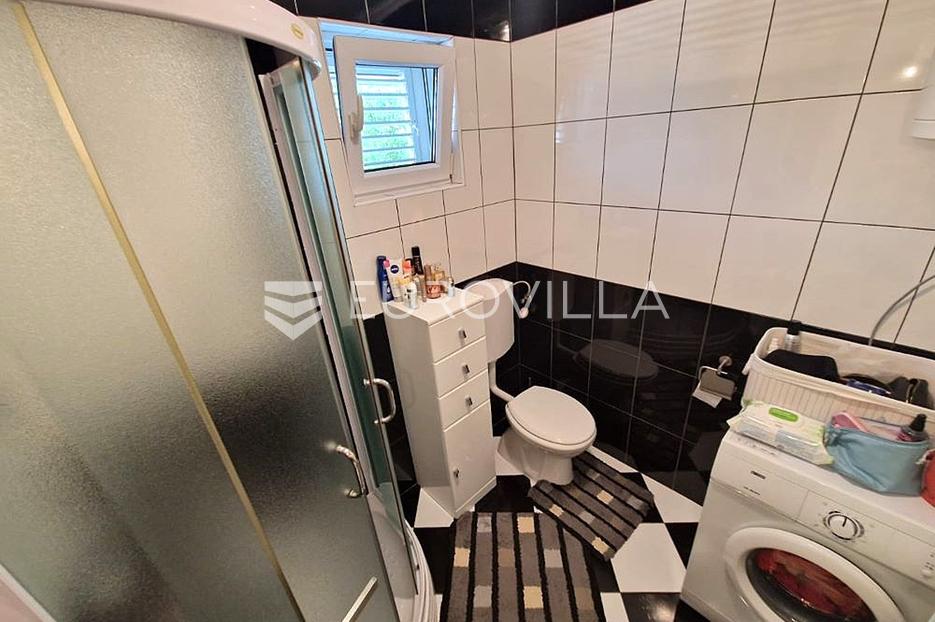 House For sale -  Vir