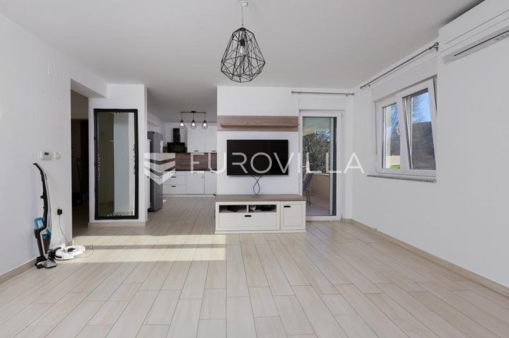 Stan na prodaju 82 m² – Draga