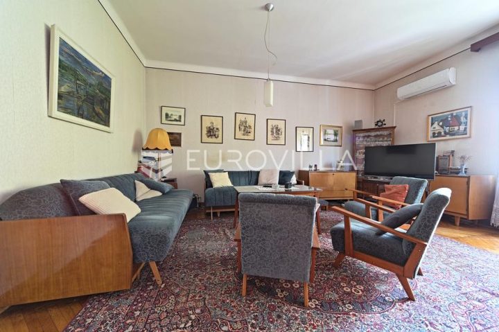 Flat for sale 110 m² – Gornji Grad / Centar