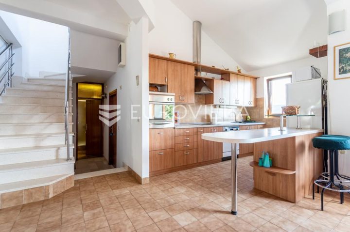 House for sale 420 m² – Čiovo