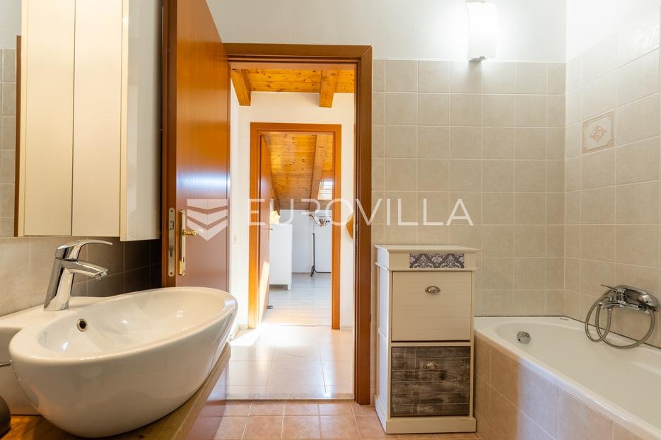 Apartment Zu verkaufen - Istarska Ližnjan