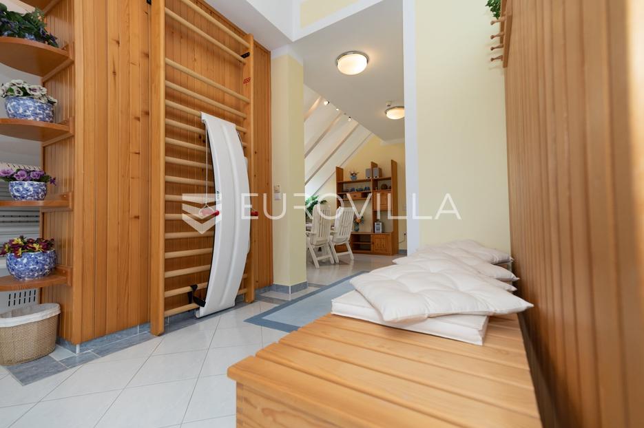 Maison À vendre - Primorsko-goranska Ravna Gora