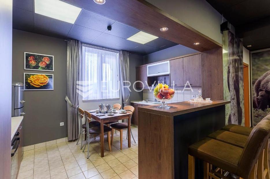 Maison À vendre - Primorsko-goranska Ravna Gora