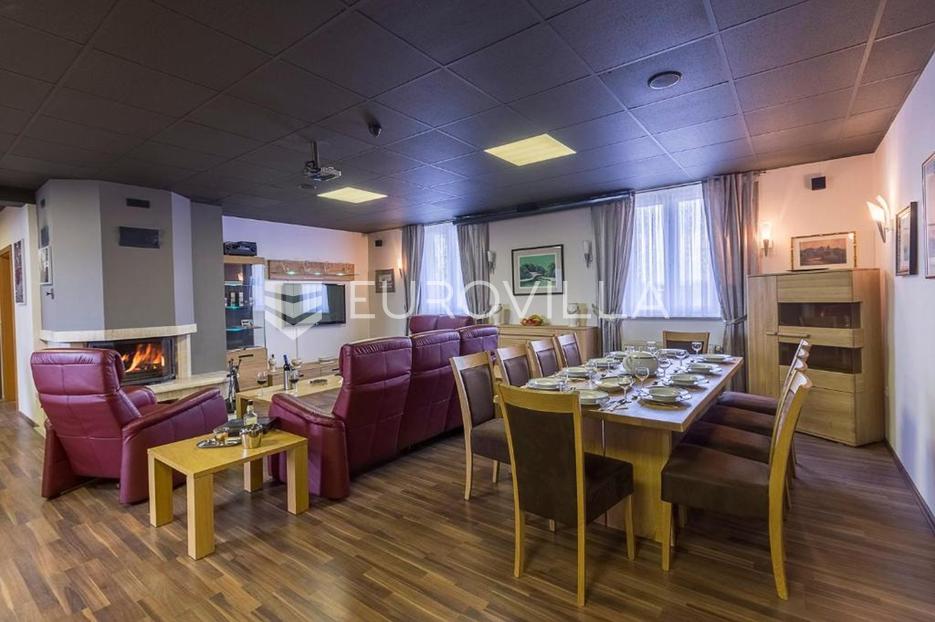 Maison À vendre - Primorsko-goranska Ravna Gora