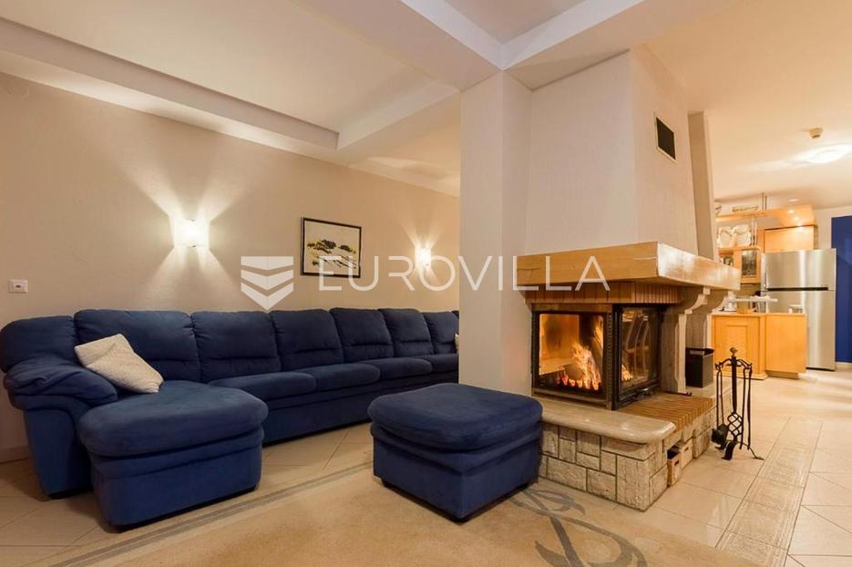 Maison À vendre - Primorsko-goranska Ravna Gora