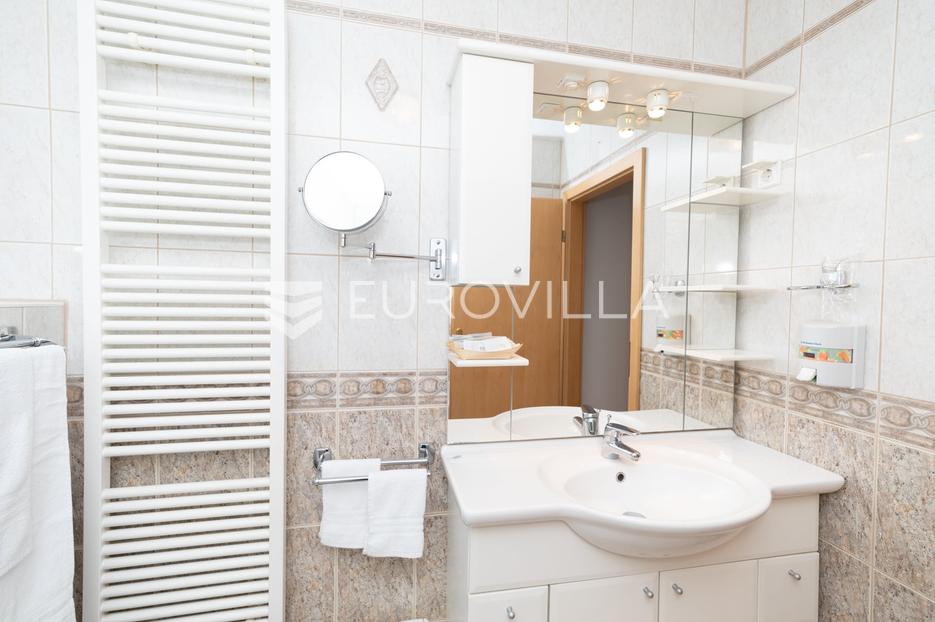 Maison À vendre - Primorsko-goranska Ravna Gora