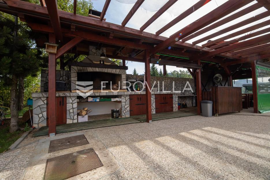 Maison À vendre - Primorsko-goranska Ravna Gora