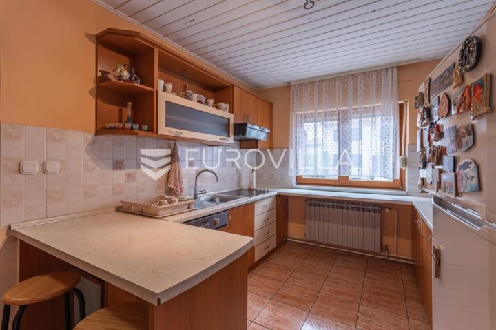 Kuća na prodaju 170 m² – Hallers