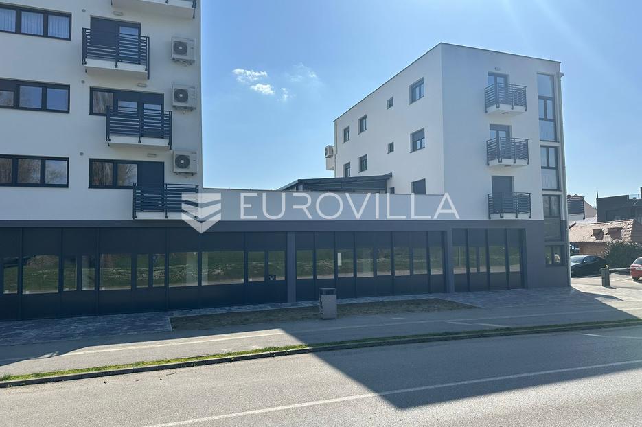 Locaux commerciaux À vendre -  Požega