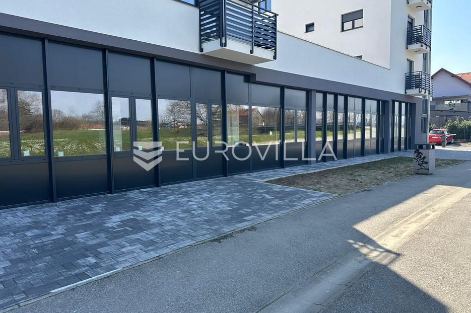 Locaux commerciaux À vendre -  Požega