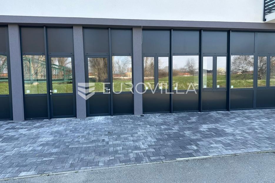 Locaux commerciaux À vendre -  Požega