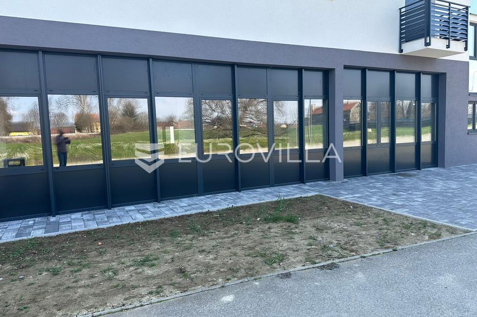 Locaux commerciaux À vendre -  Požega