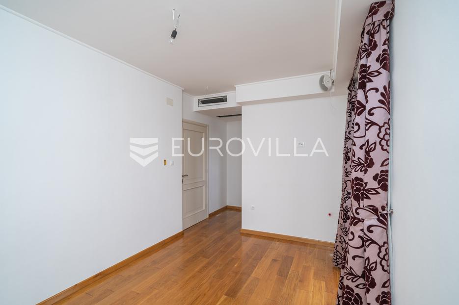 Hotel Na prodaju -  Župa Dubrovačka