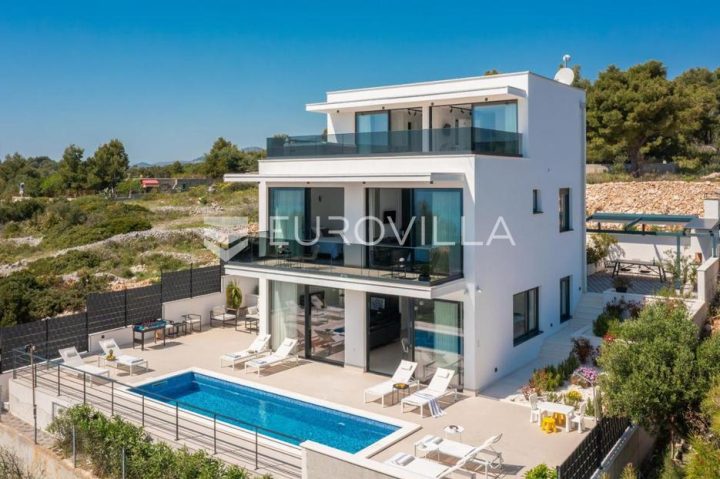 Dom na predaj 270 m² – Okrug Gornji