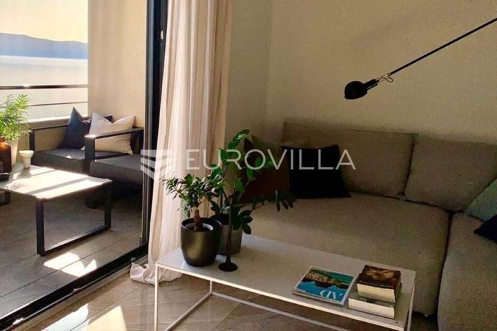 Flat For rent - Primorsko-goranska Novi Vinodolski - foto 2/6