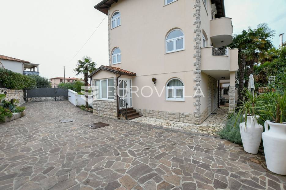 Haus Zu verkaufen - Istarska Umag