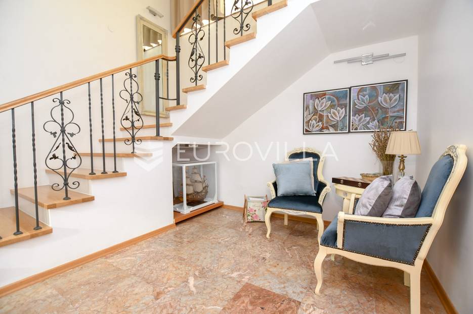 Haus Zu verkaufen - Istarska Umag