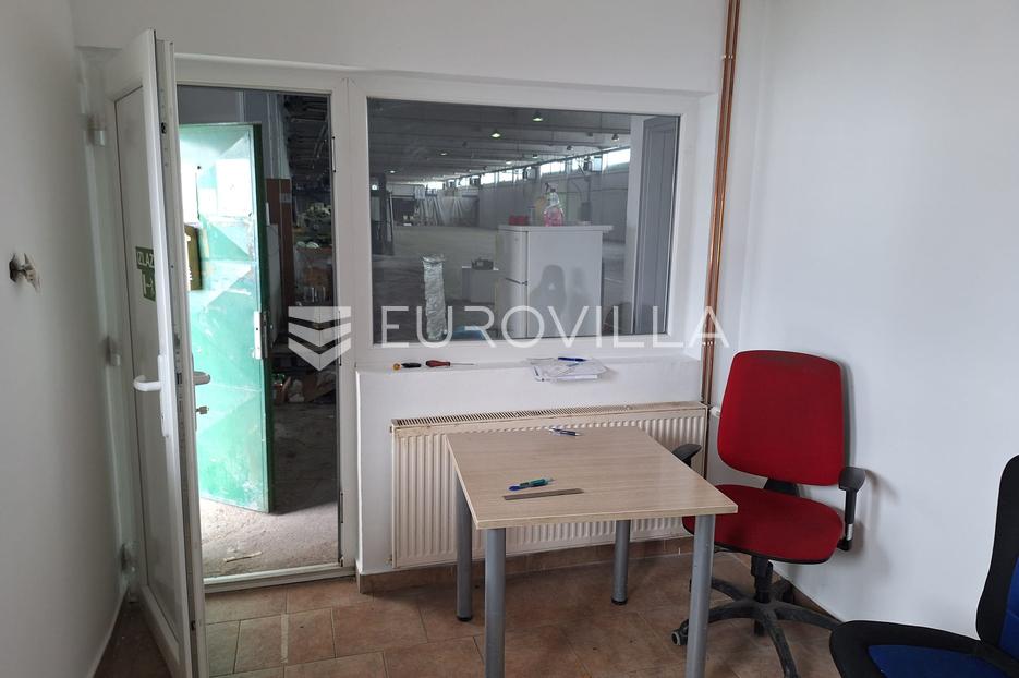 Gewerbefläche Zu verkaufen -  Karlovac