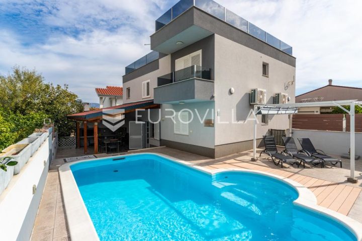 Dům na prodej 179 m² – Slatine
