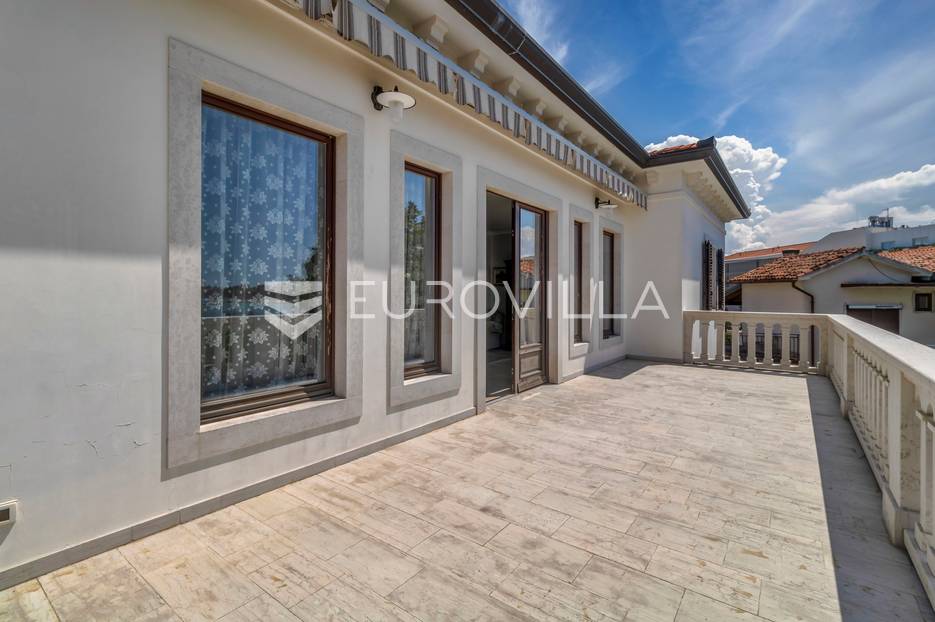 Kuća Na prodaju -  Umag