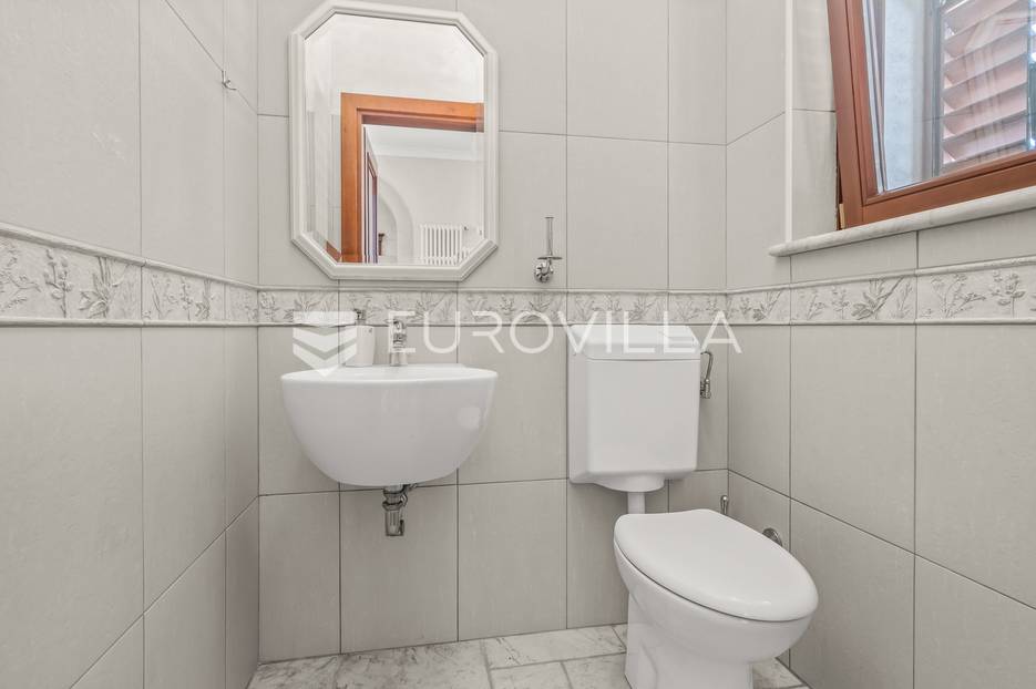 Kuća Na prodaju -  Umag