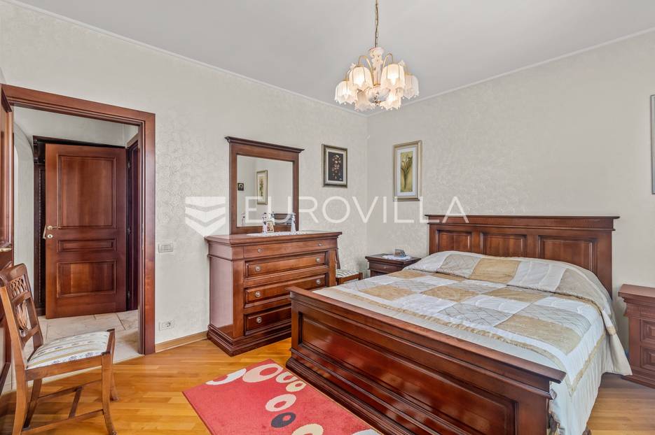 Kuća Na prodaju -  Umag